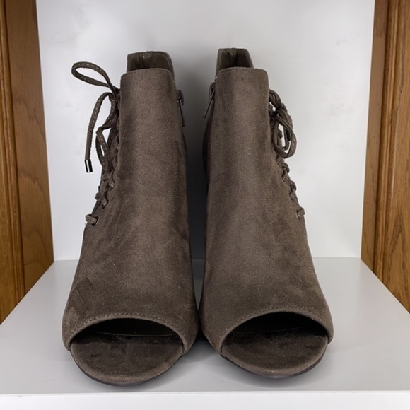 Y Not Chunky Lace-Up & Zipper Heal - Women’s 9M - Picture 2 of 7